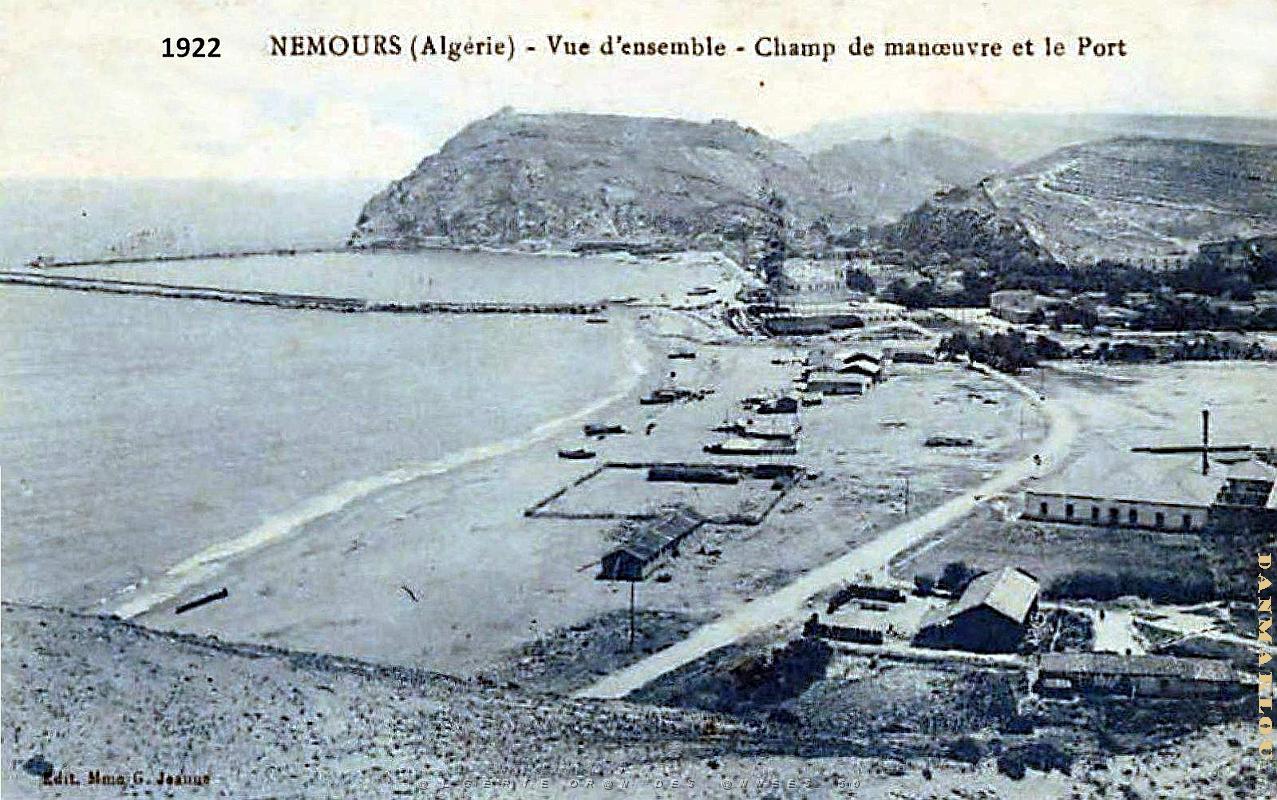 Nemours - Vue d'Ensemble - Champ de Manoeuvres et Port - 1922.jpg